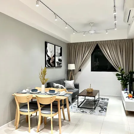 Cl 18A Modern Balcony Klcc View Infinity Pool Apartment Kuala Lumpur Bagian luar foto
