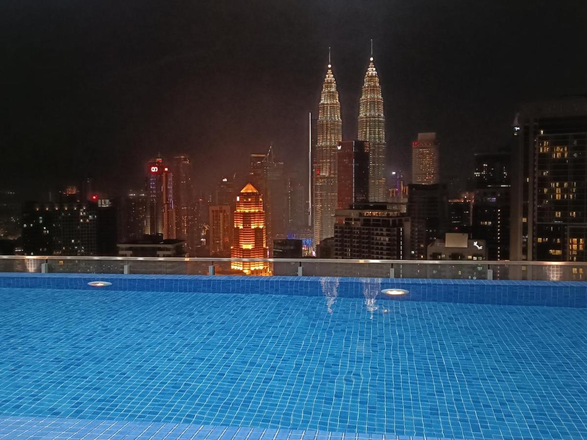 Cl 18a Modern Balcony Klcc View Infinity Pool *
