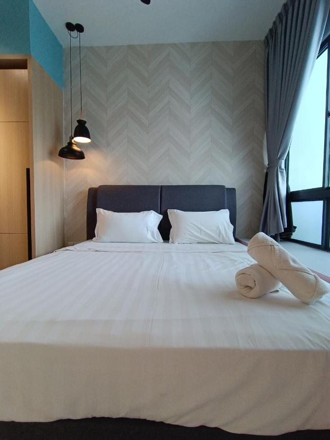 Cl 18a Modern Balcony Klcc View Infinity Pool * Kuala Lumpur